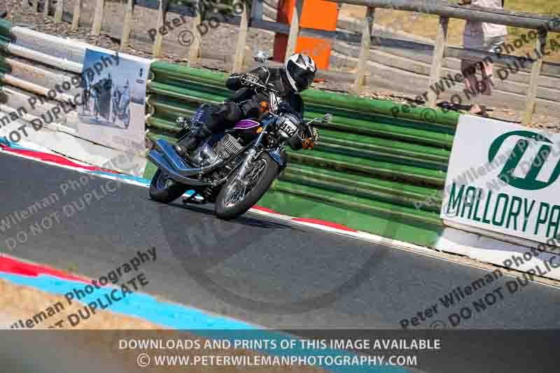 Vintage motorcycle club;eventdigitalimages;mallory park;mallory park trackday photographs;no limits trackdays;peter wileman photography;trackday digital images;trackday photos;vmcc festival 1000 bikes photographs